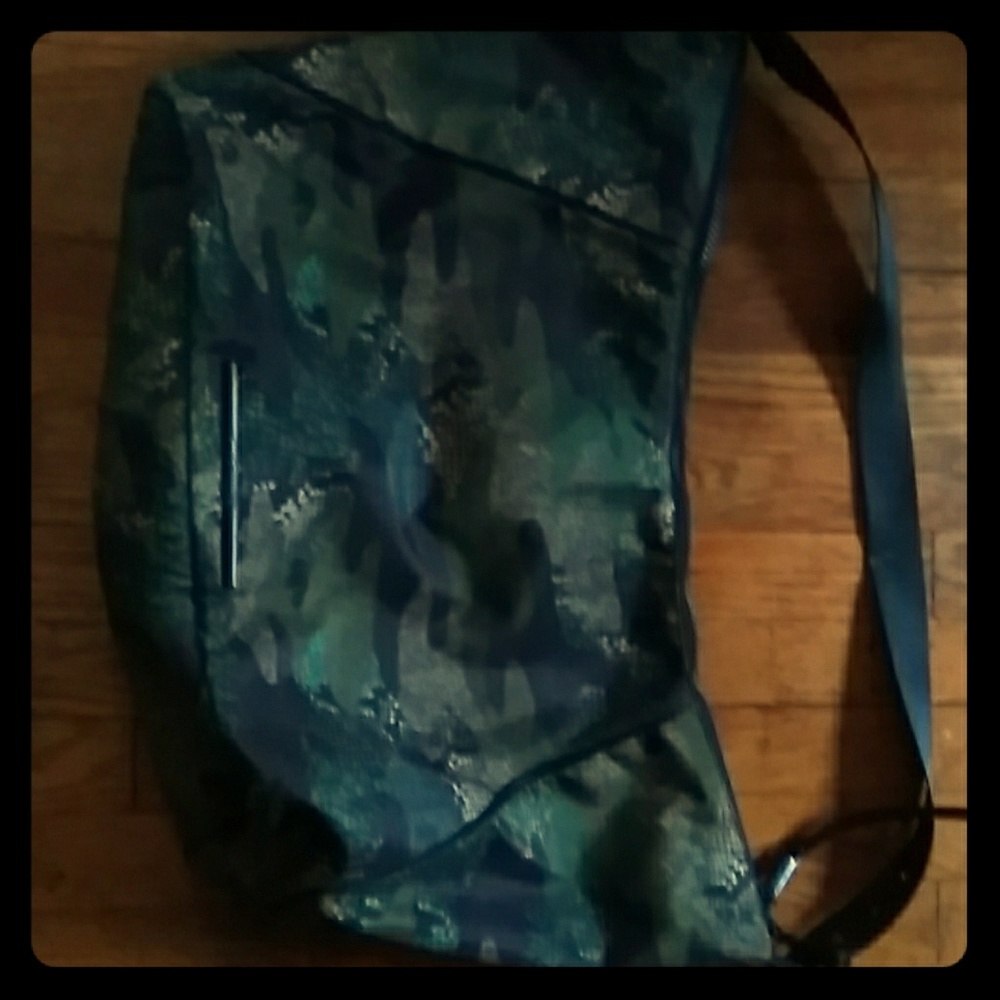 Steve Madden gym or overnight bag